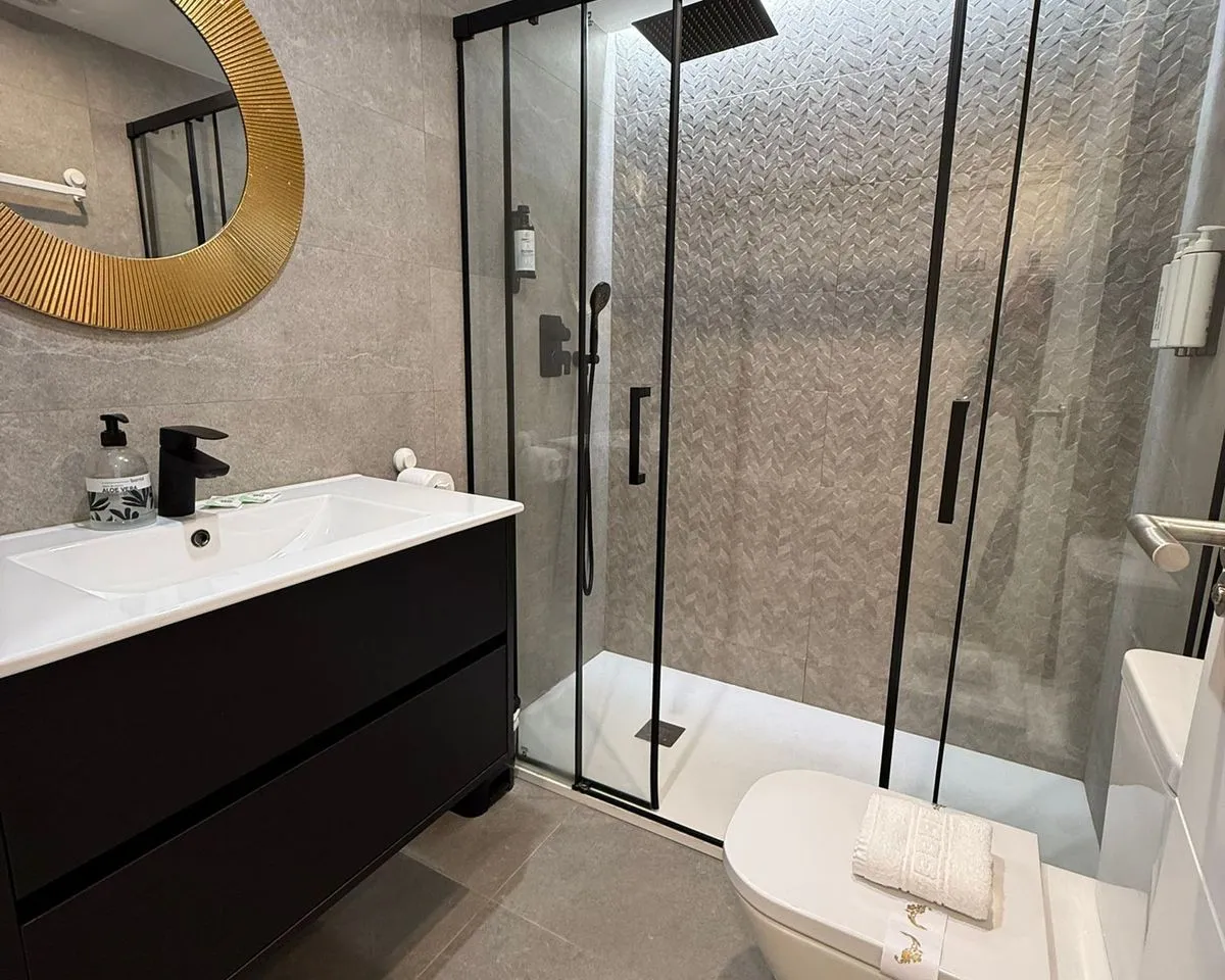 760c1665-d743-4573-9876-3eb240c4cb6b