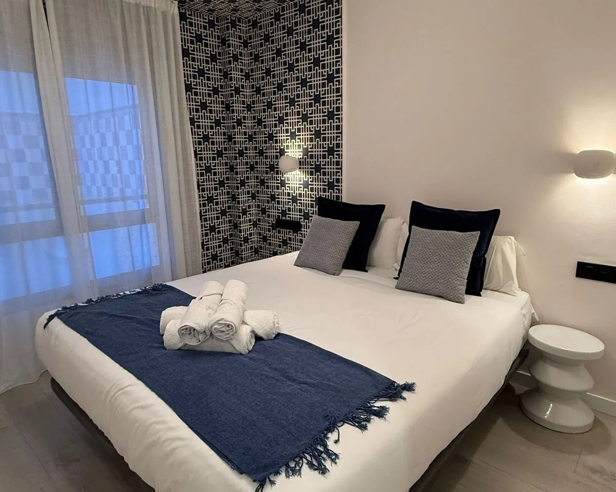 ce35592e-f04b-40e9-a6da-d17e7c3f9216