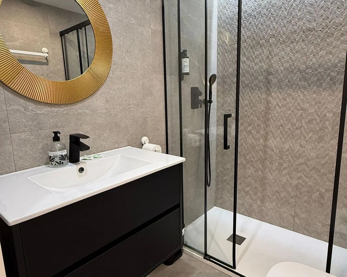 ec6474da-39ca-4c72-bed6-6625b5bc36a7