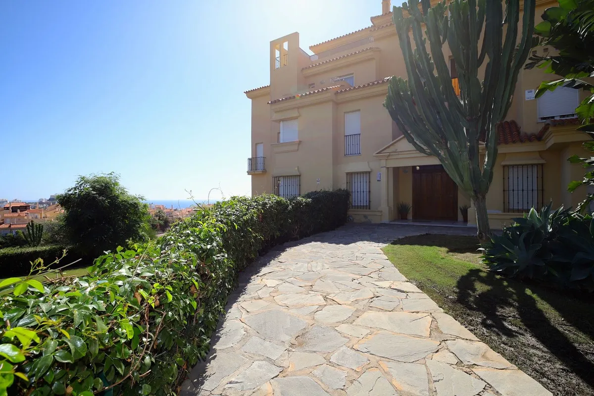 7f431b00-6f11-46d2-990f-28b6d600d9d6