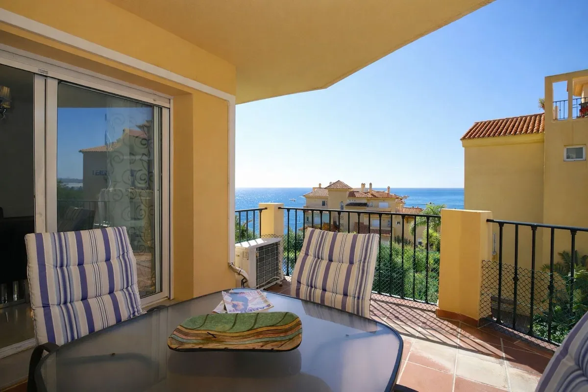 8d52a740-9f50-4154-8d5b-07ce61fc740f