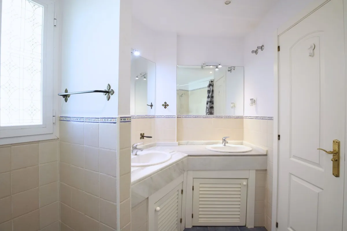 9829ea87-cb76-40fc-a18b-a2c204d3d8fb