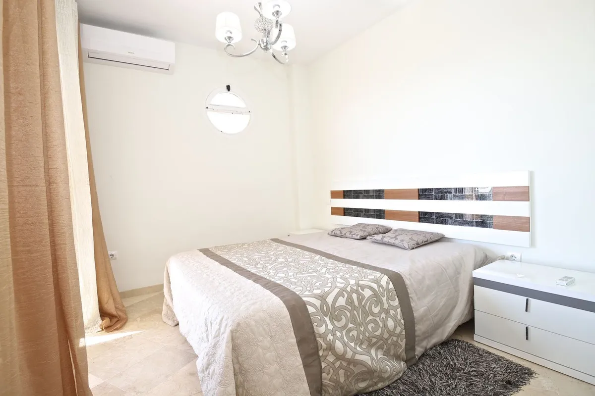 e6bcb26f-41a8-4872-92f5-fcb39897ee25