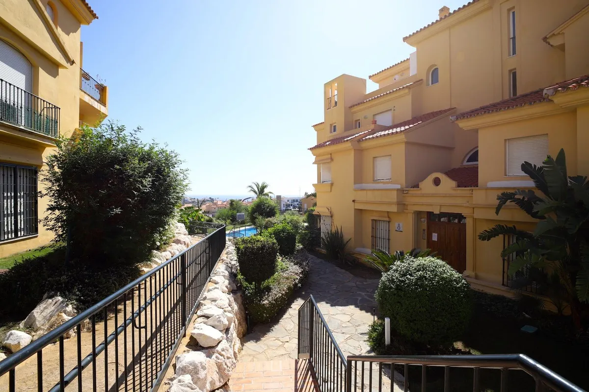 efc2ef18-87eb-47c1-82a8-7f4d22bebe8a