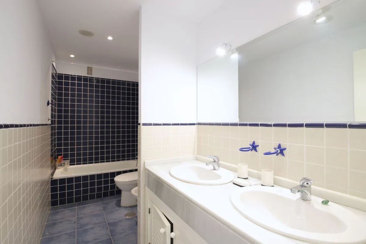 f52401d8-4bc7-4672-a9c3-74e96318a8eb