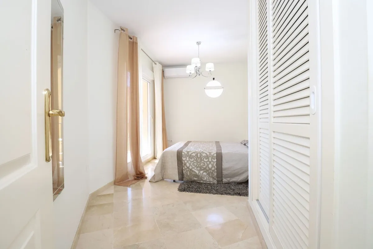 fb7e3851-8f5c-49f7-9f10-dca70e720f45