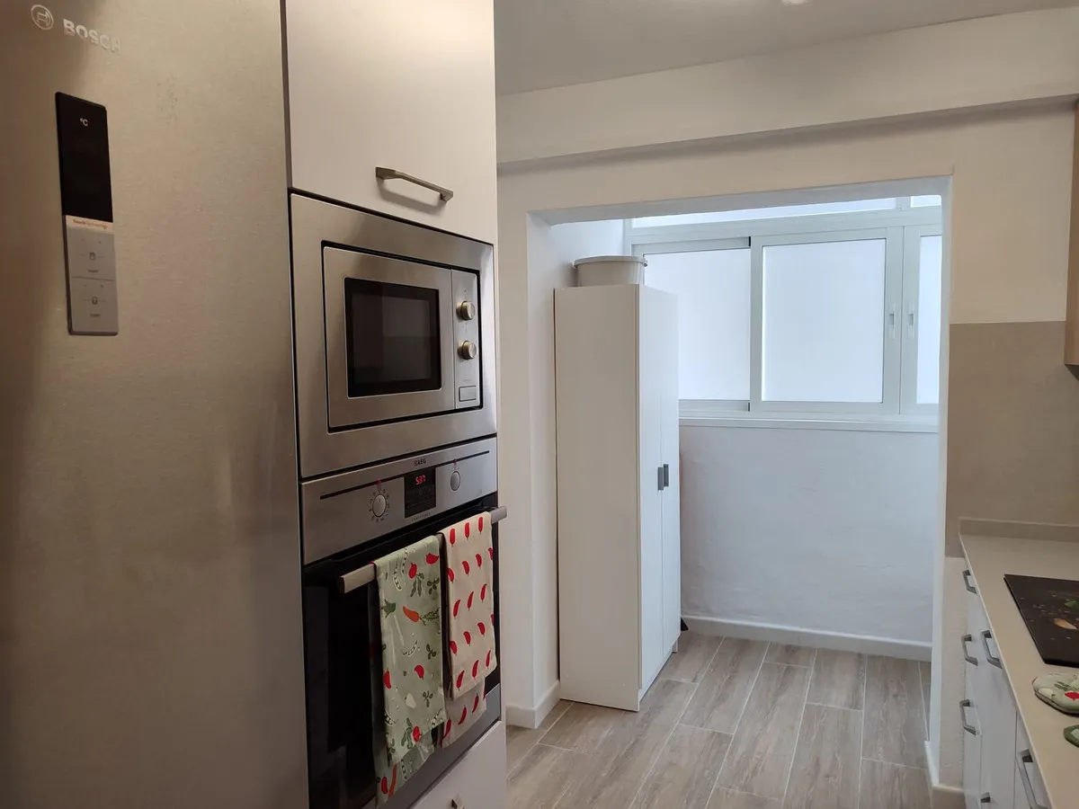 db42e382-2ada-42b1-897d-80e1fea36193