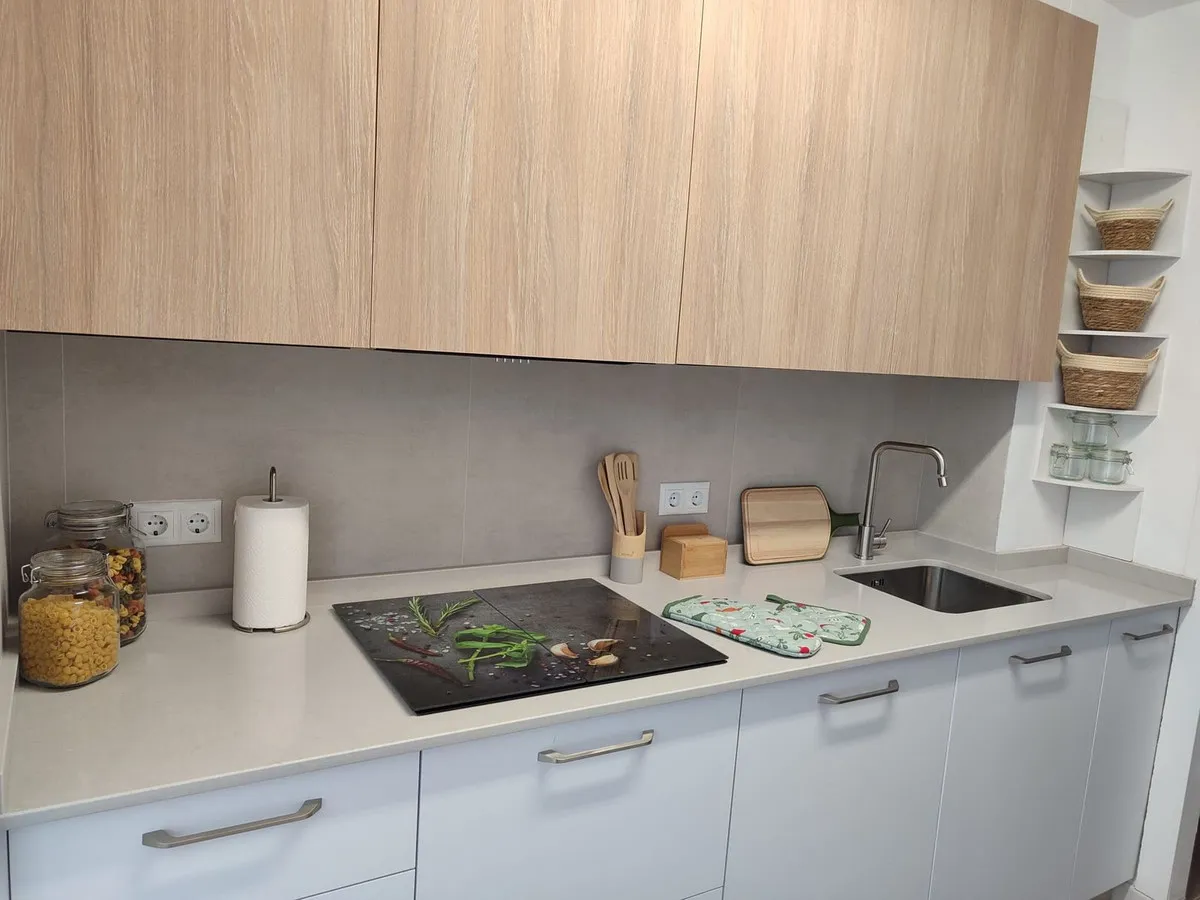 f1e857e5-0d27-4a89-8aa7-beeab321f1e8