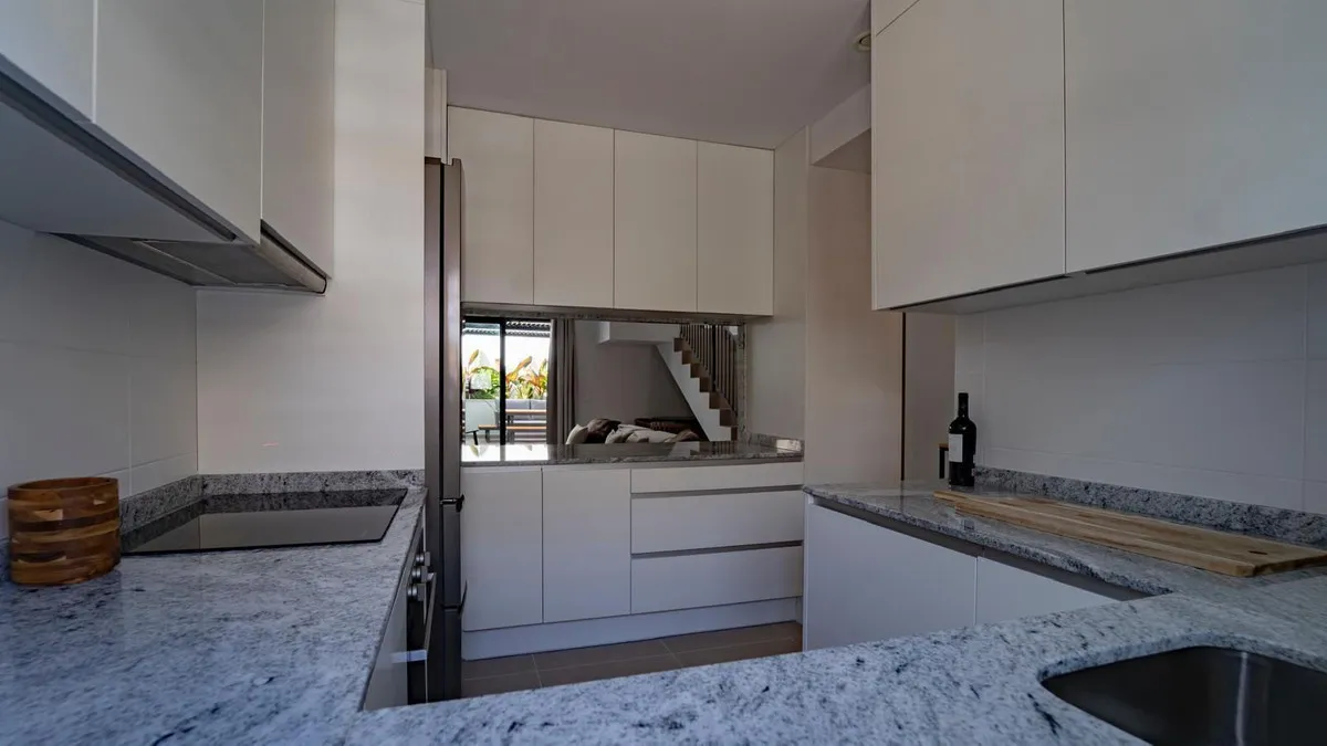 b44fb8a9-5b6d-41fa-8070-eb637887fd93