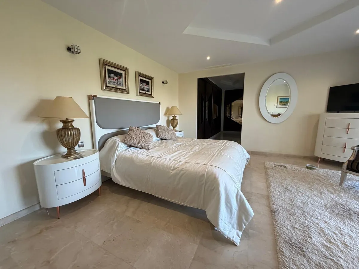 229a95cf-28da-472a-b8db-275d7baa0661