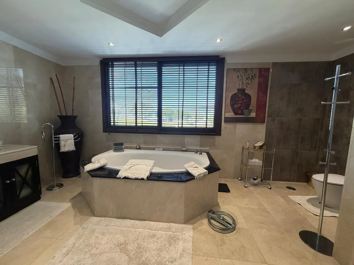 c40539b8-0125-4fe8-a178-ff1a2145253c