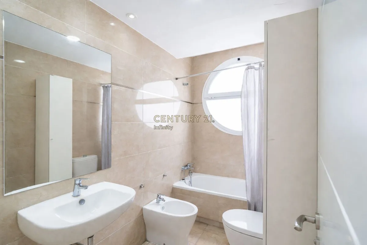 f2da8902-b6d7-48d0-94d0-c5ba1d735078