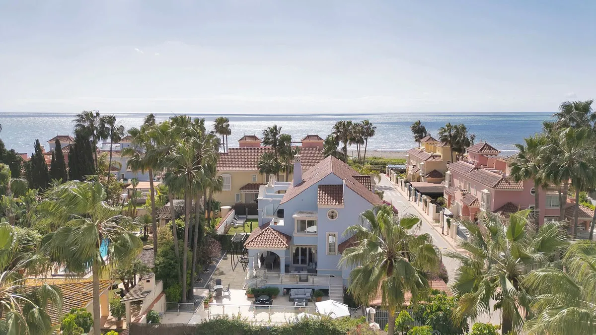 7dfb1389-b00d-4520-abb6-19213fd731ff