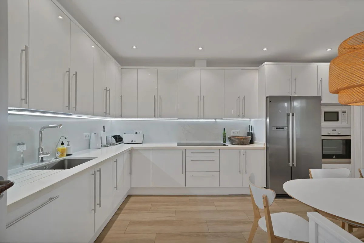 ab40a045-17a0-4e99-9d0a-a1c94d7a635b