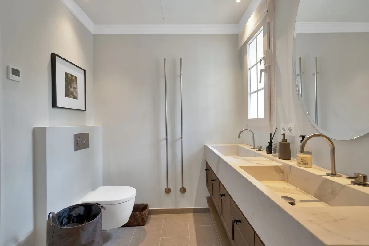 d3b7b7f9-7b9b-40a0-bb22-d2f2da6b116f