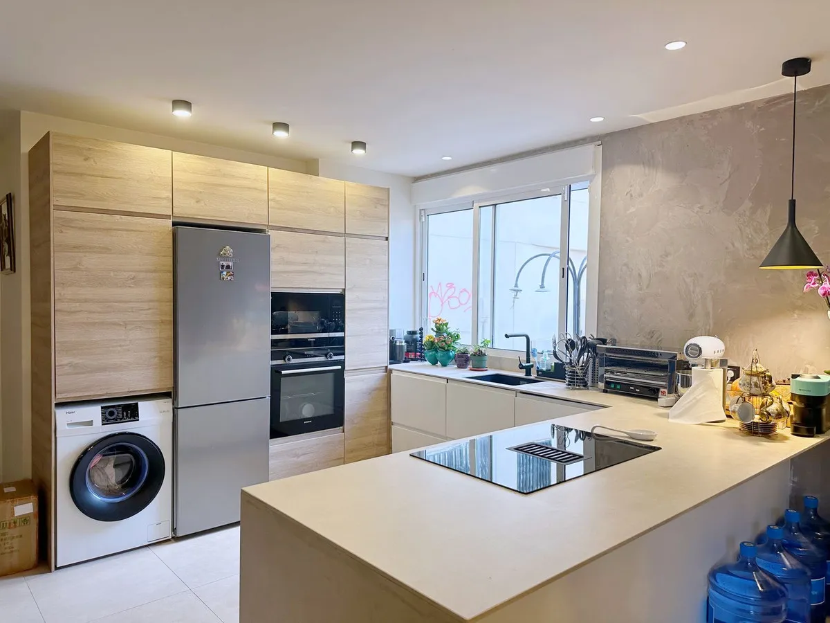 e03c3c8d-b59a-468e-ade8-d95e9ae7e2a6