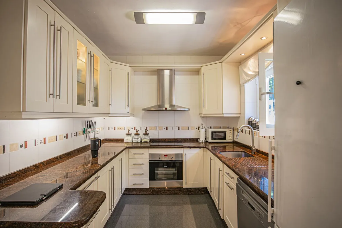 b81c554a-88a2-45e6-9f87-88c7842cfdfb