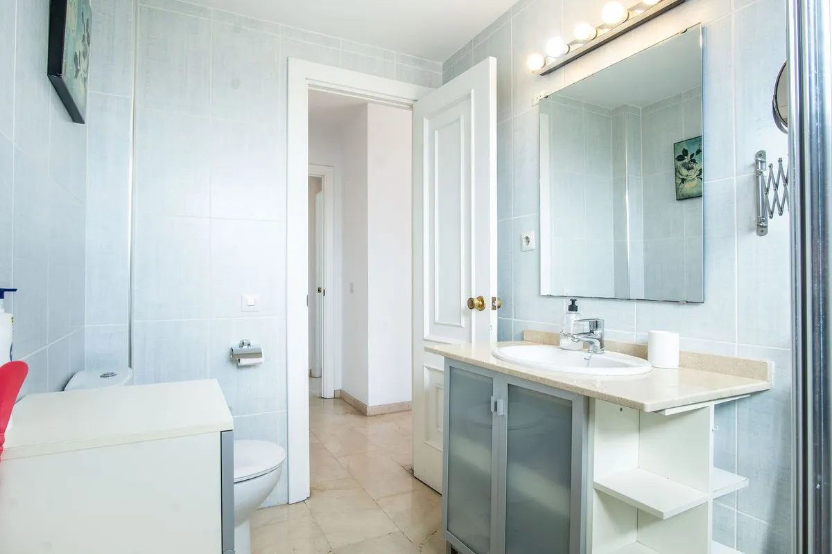 aae72ceb-cfdf-48e0-858c-47eca32d0437