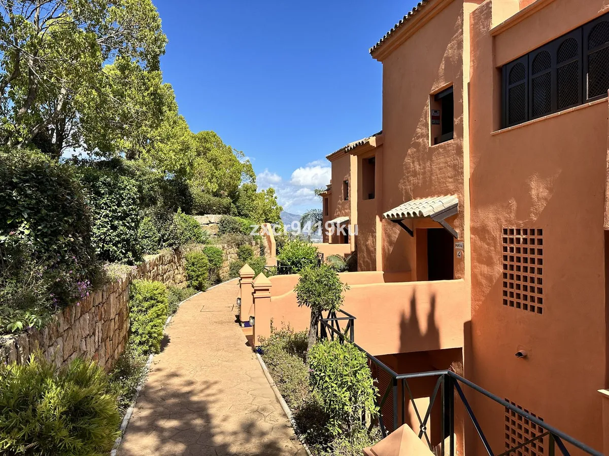 1ad2ab1c-7de6-41f5-9a0c-a32f9fb003f2