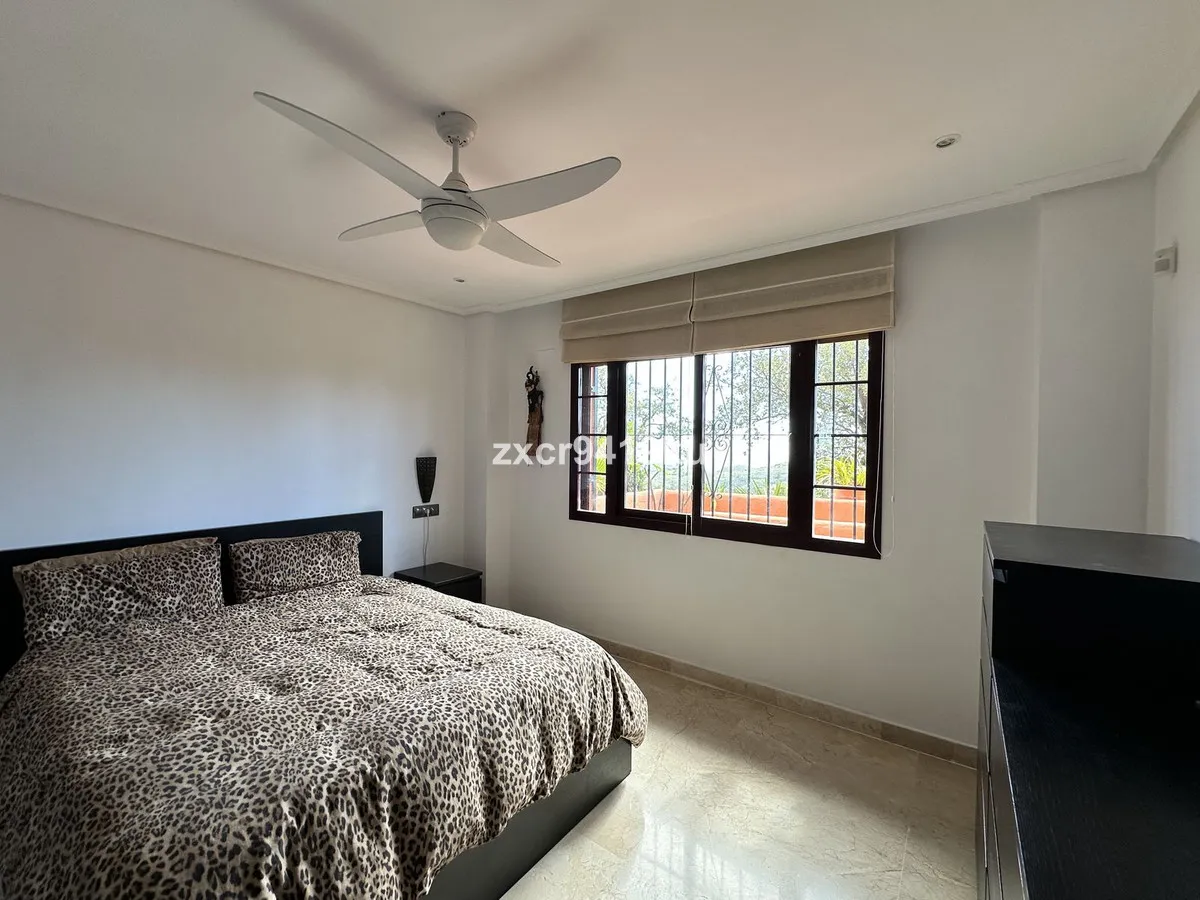 e52c3a20-60e7-44a2-b907-032a515feb7d