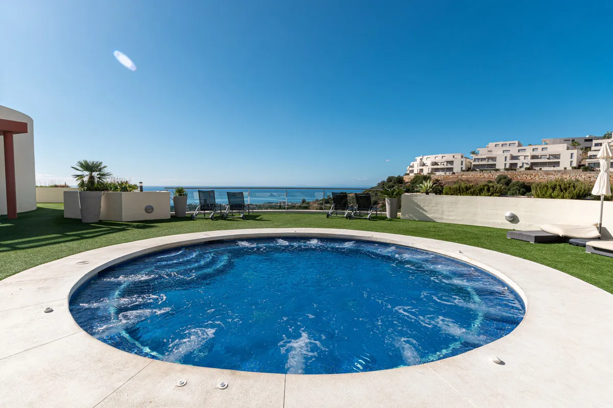 18d5bf25-4d4a-4f2a-83b7-872031952bd5