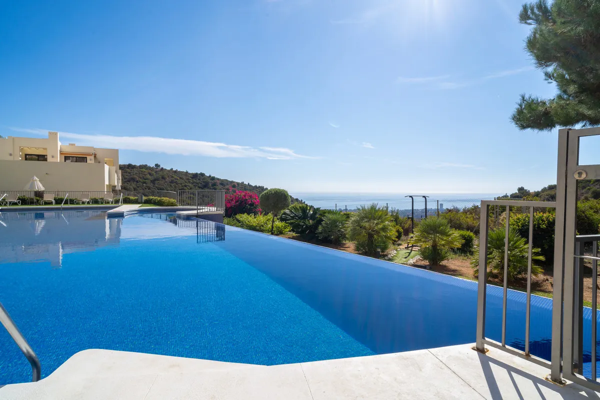 cc3375bb-e064-496f-93a7-a301a99e8a8d