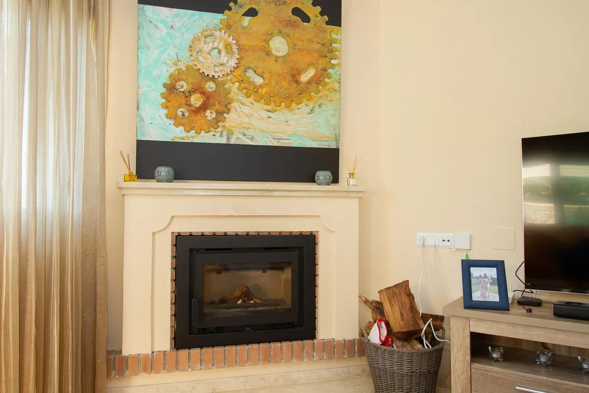 e64cd1a0-697f-4c2e-9b7a-3561508f65a6