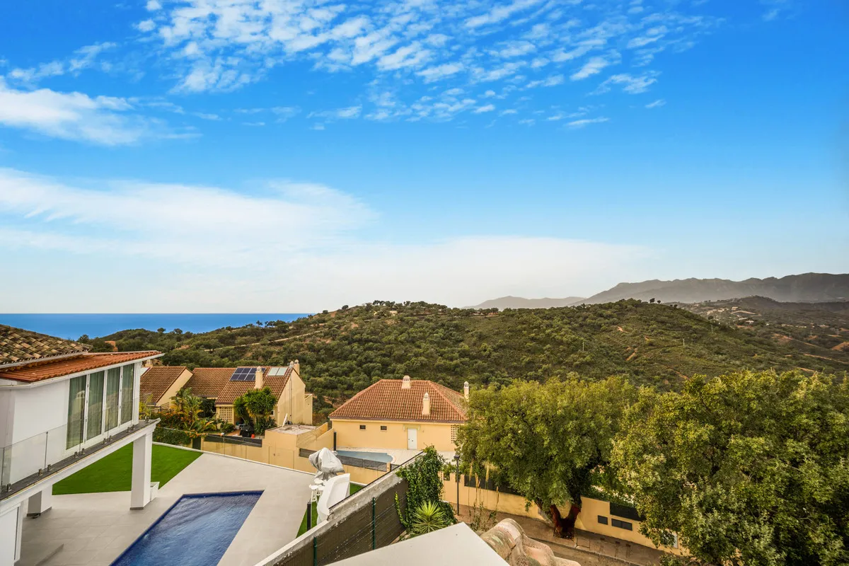 0580ee9f-3286-44ae-8301-6826a792a4e2