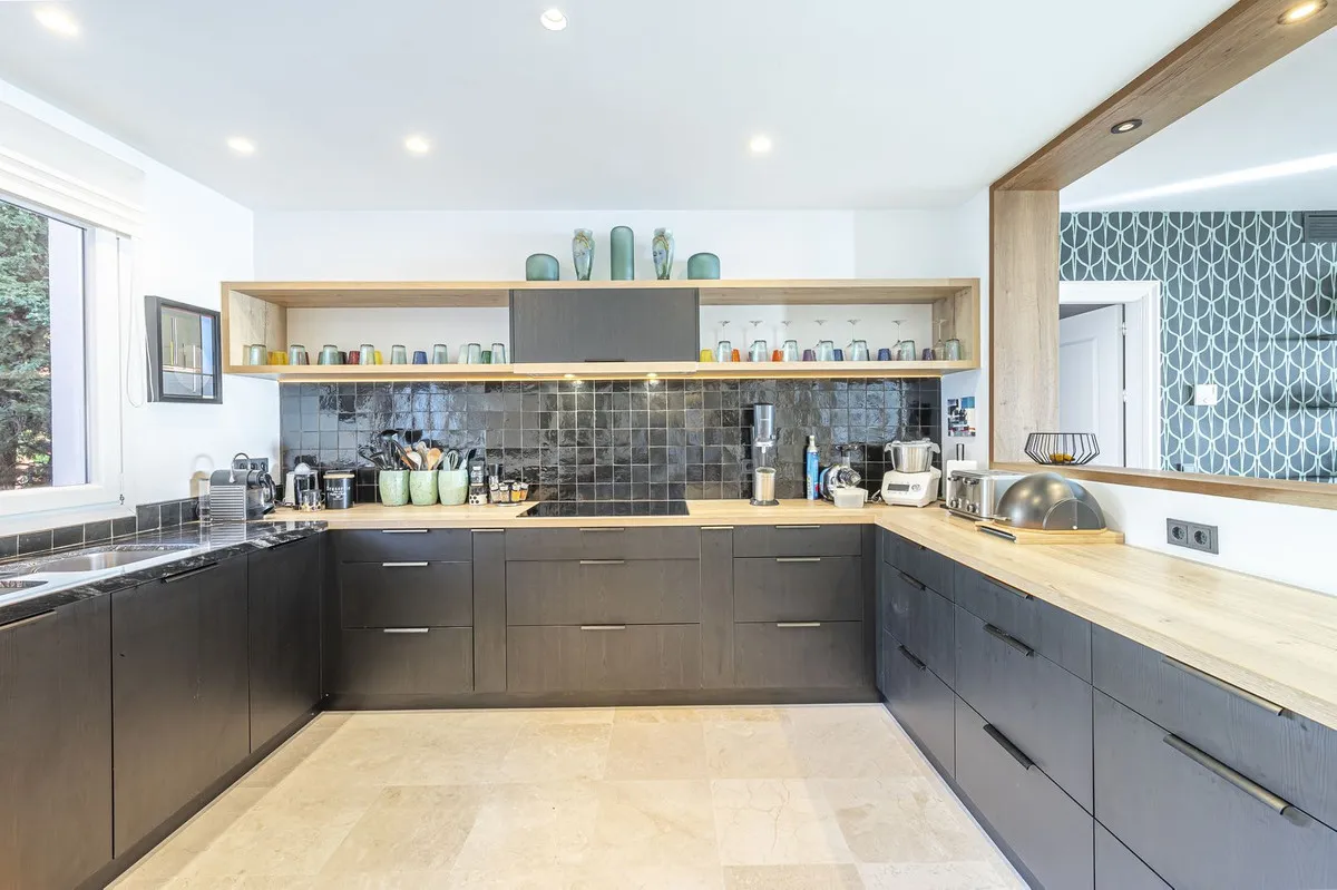 beb8995a-7c92-47c7-89c4-6312c6a283fc