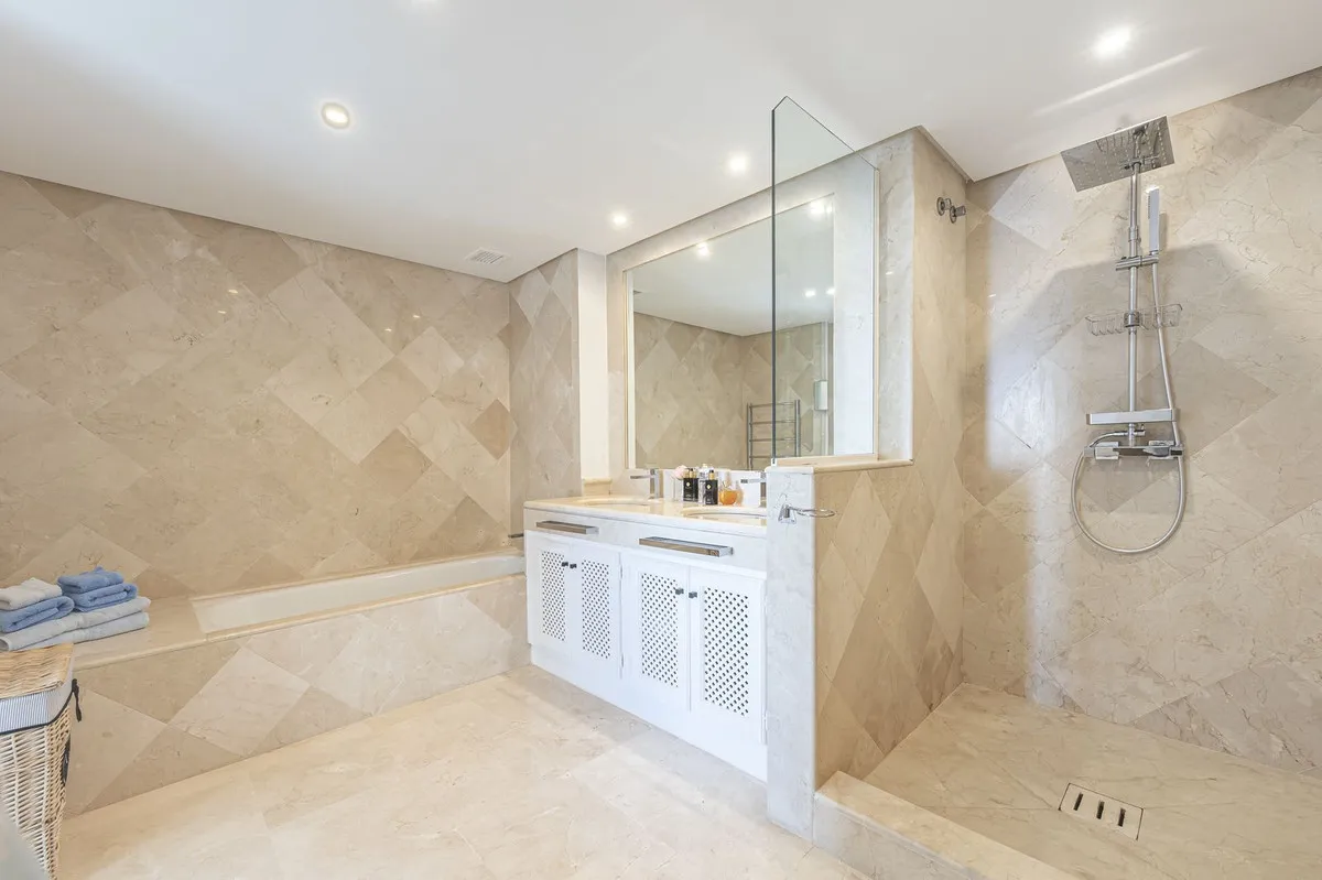 c3920202-65f9-4a83-a6f0-04de8a2e2ce7