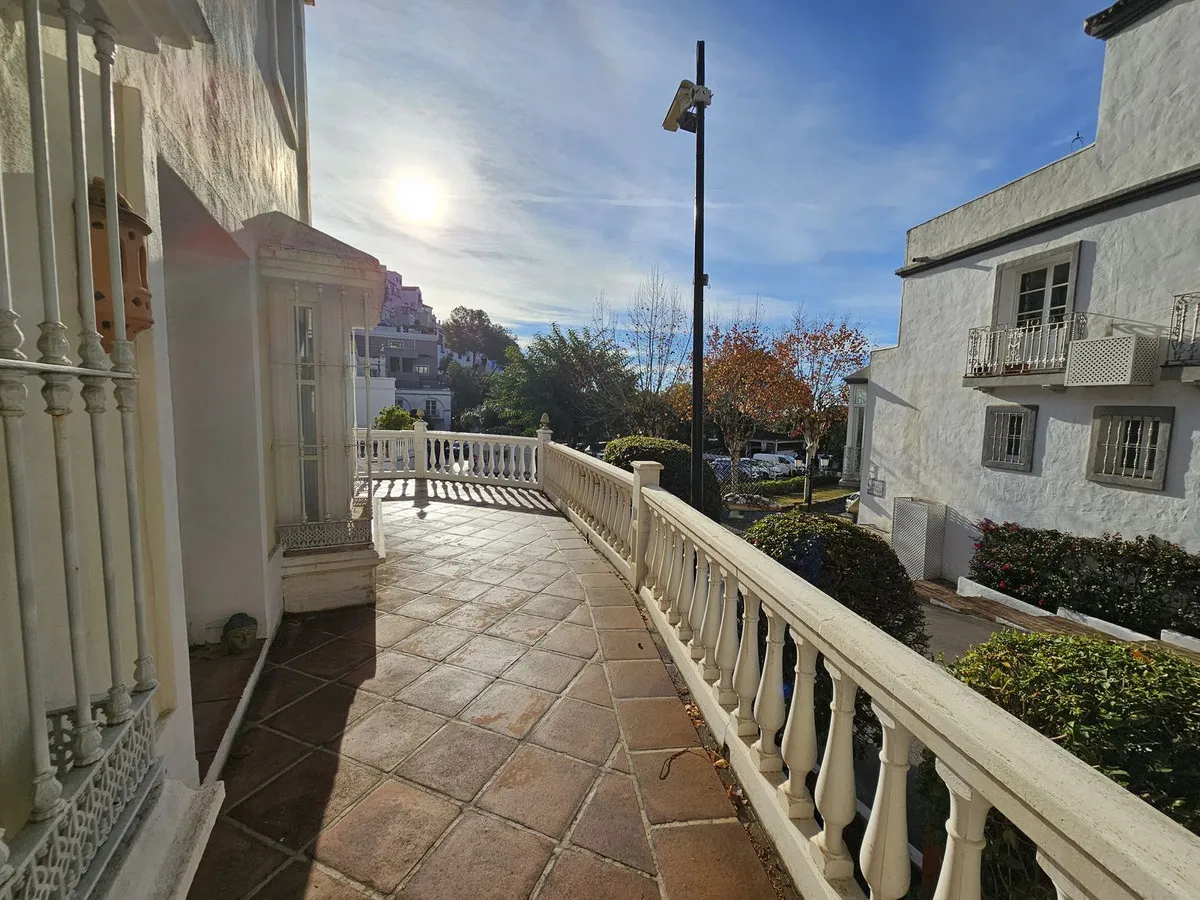 9f5dcba9-3753-4d90-9774-82941484ff61