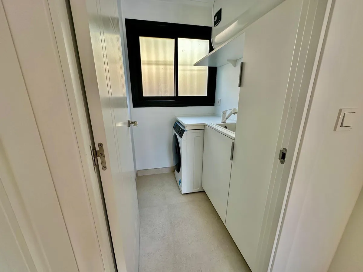 62ed1f64-f5ed-41e5-9c10-6f1a8a90534f