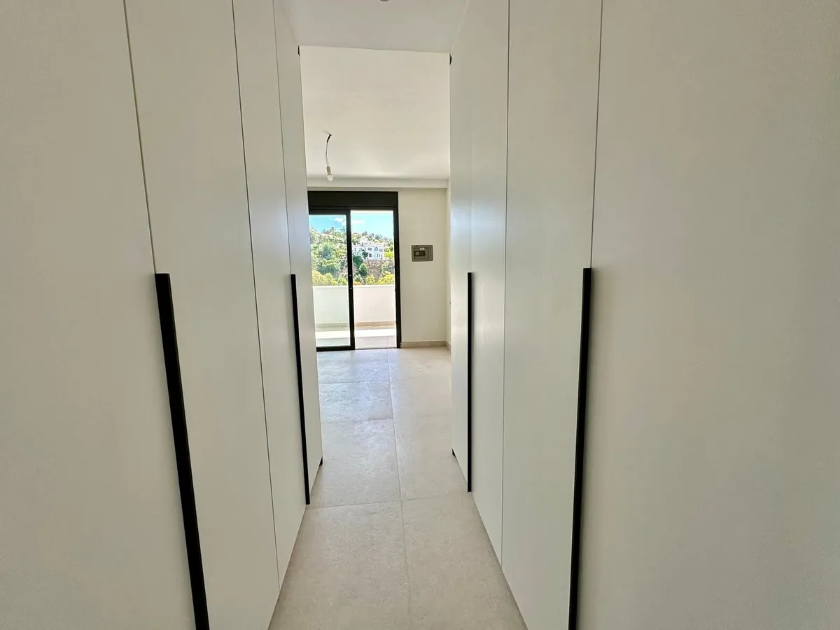 f854abe1-9081-43d0-85ad-d79bbf9859b8