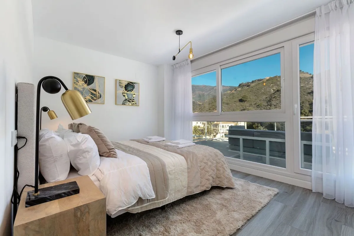 0a0bf805-a496-4ee5-88fa-ff45a80560d7