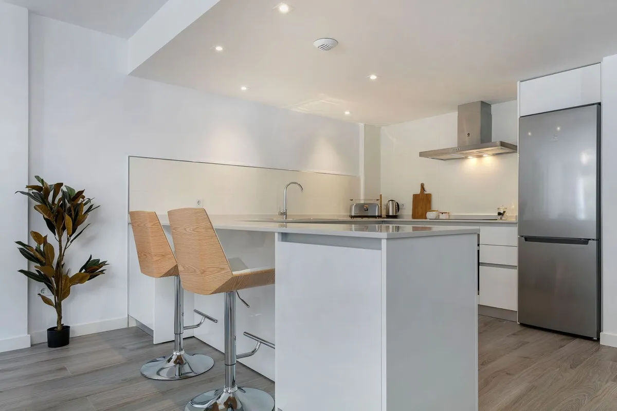 6c818a38-a8bc-48ea-9556-b6562baa0ab7