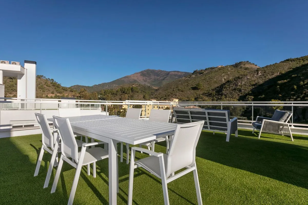 a70ff81b-4f74-4296-9bed-c8a0989bea9e