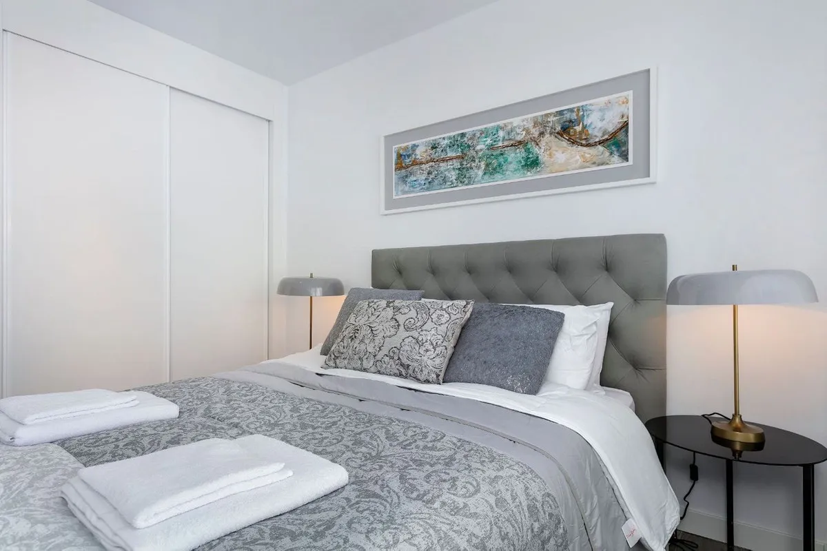 b6f3333a-fa77-43dd-95f8-4683a0846a3a