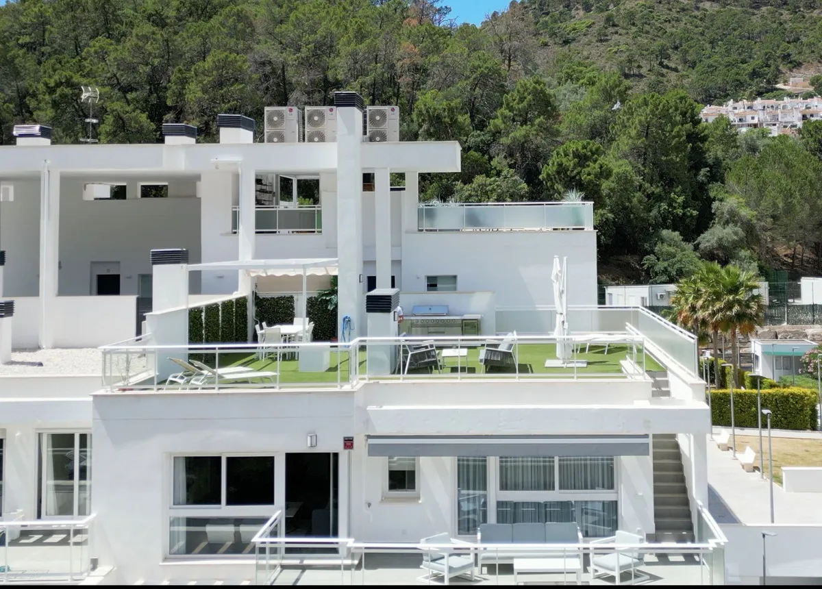 fd0bf78b-2a5a-4c5b-8403-d8bc9e69ff93