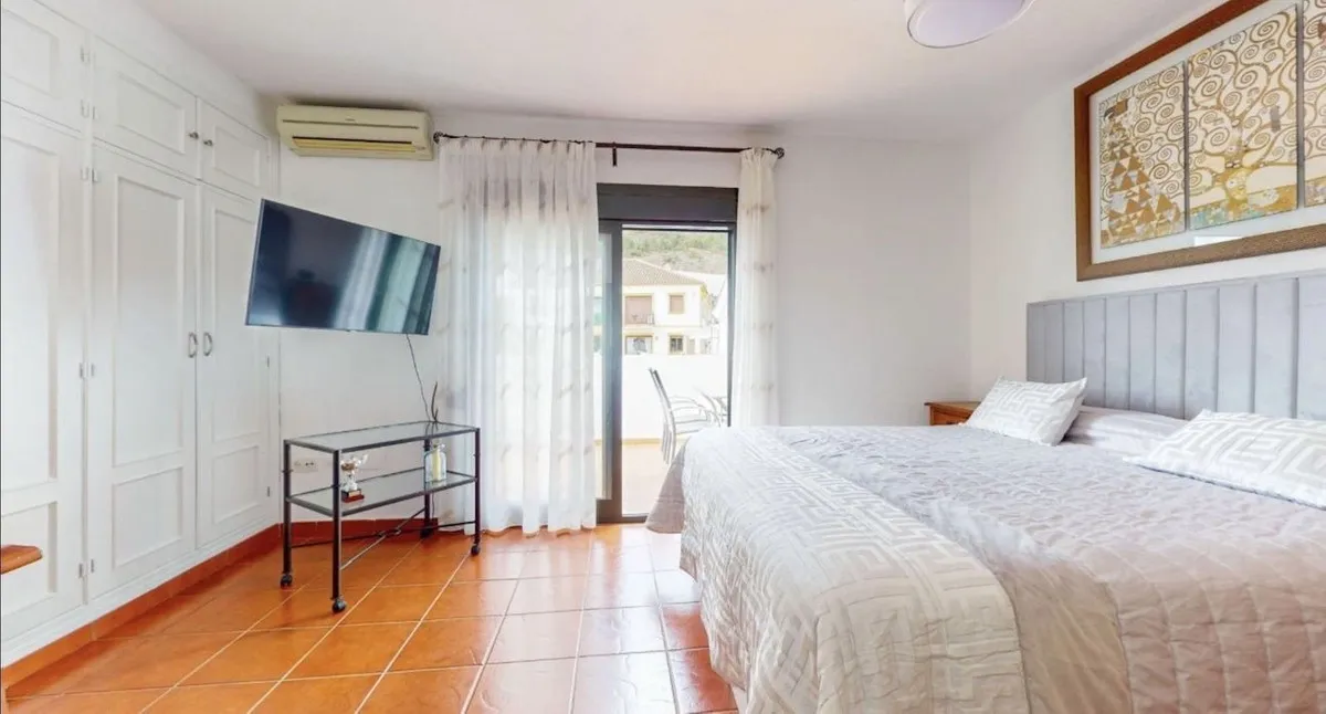 6044f2d1-6177-4026-a0a1-4bbfd013d0b2