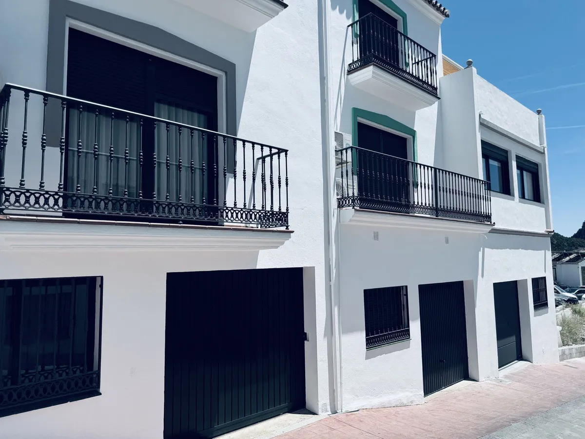 f696f133-77e2-496b-b068-881b302f03c4