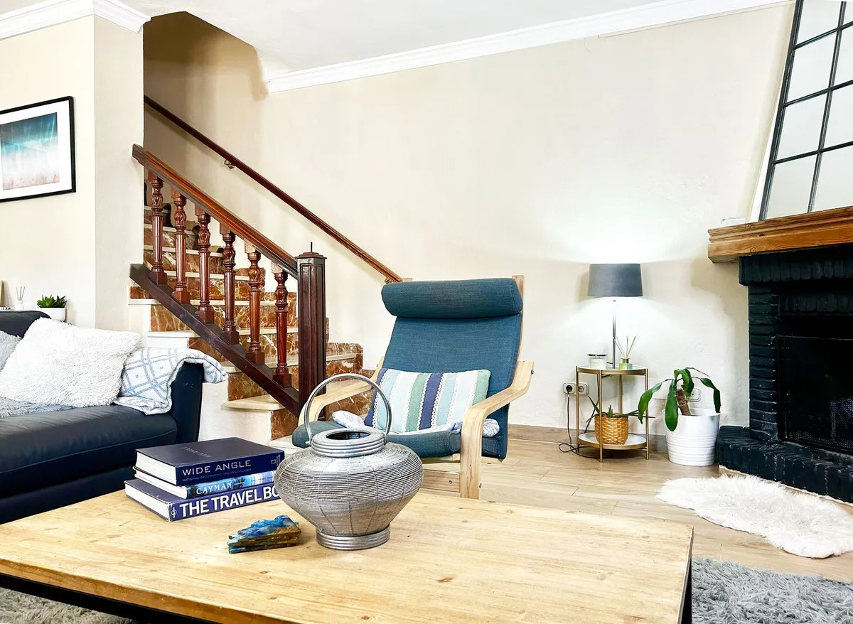 748c1893-bee7-41e5-8108-9838ac48226a