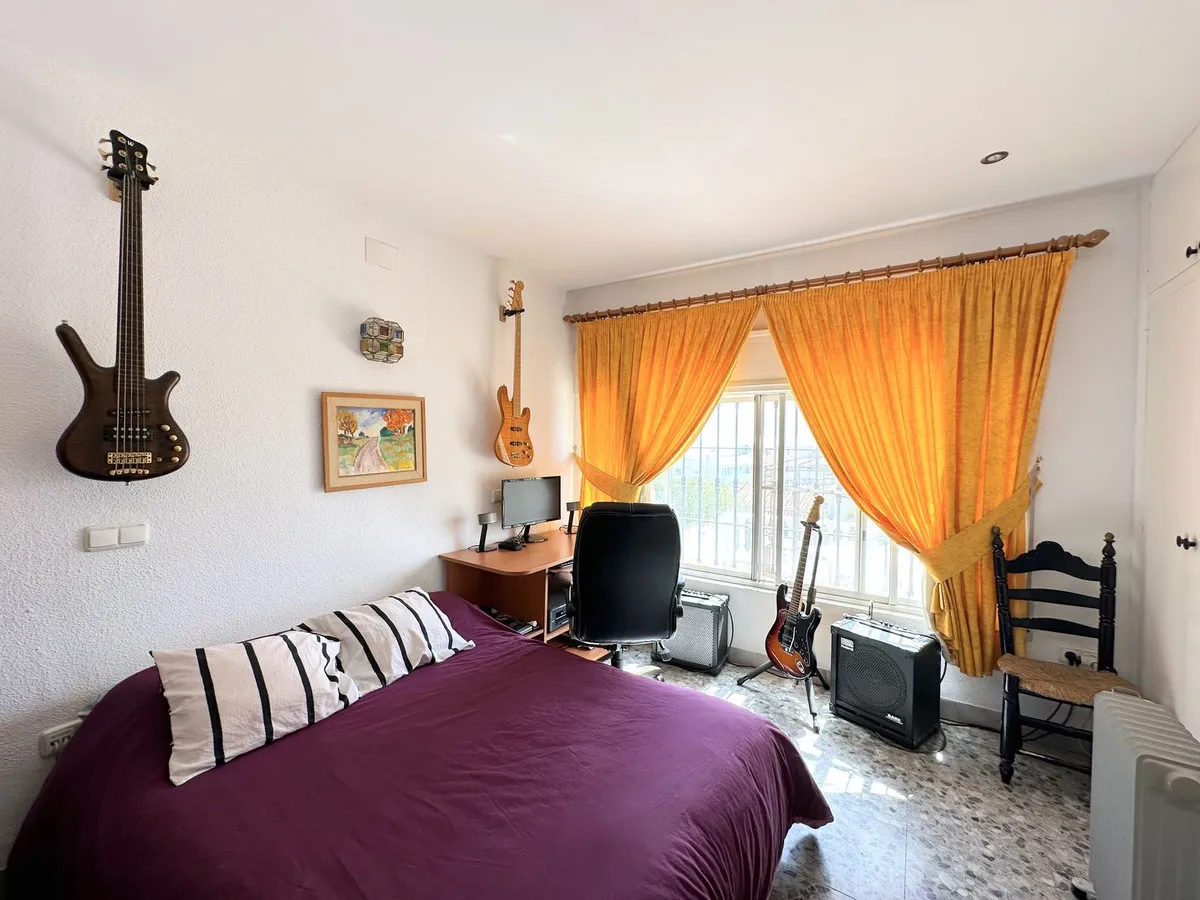 40102642-01b0-465a-8e3e-34bee6e512c0