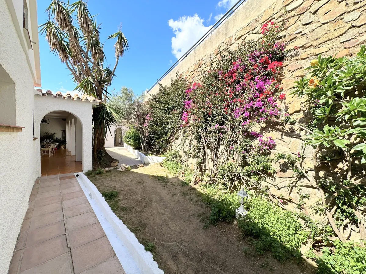 5263bdb0-f294-4655-baba-035bc390b78c