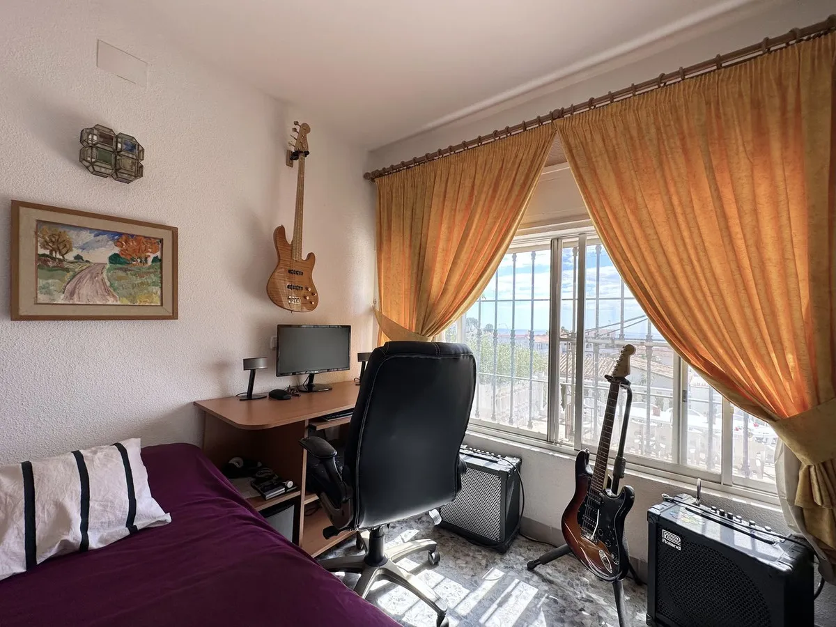 72cad9af-68dc-4c4d-9102-594d606daa25