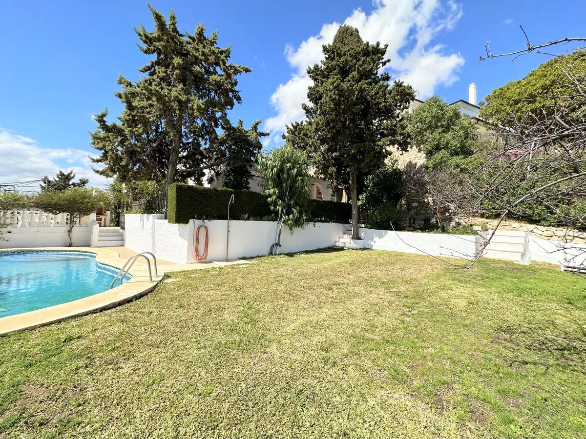 72d8ca12-9a71-4183-8d29-5d27e243bd25