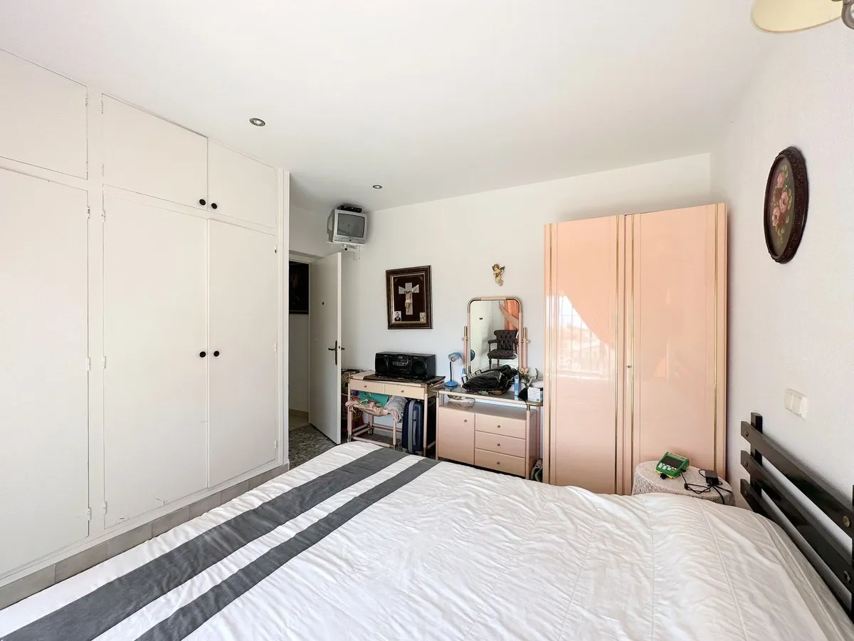 ad6d0ef5-95aa-4f97-8d97-6c022f6953fa