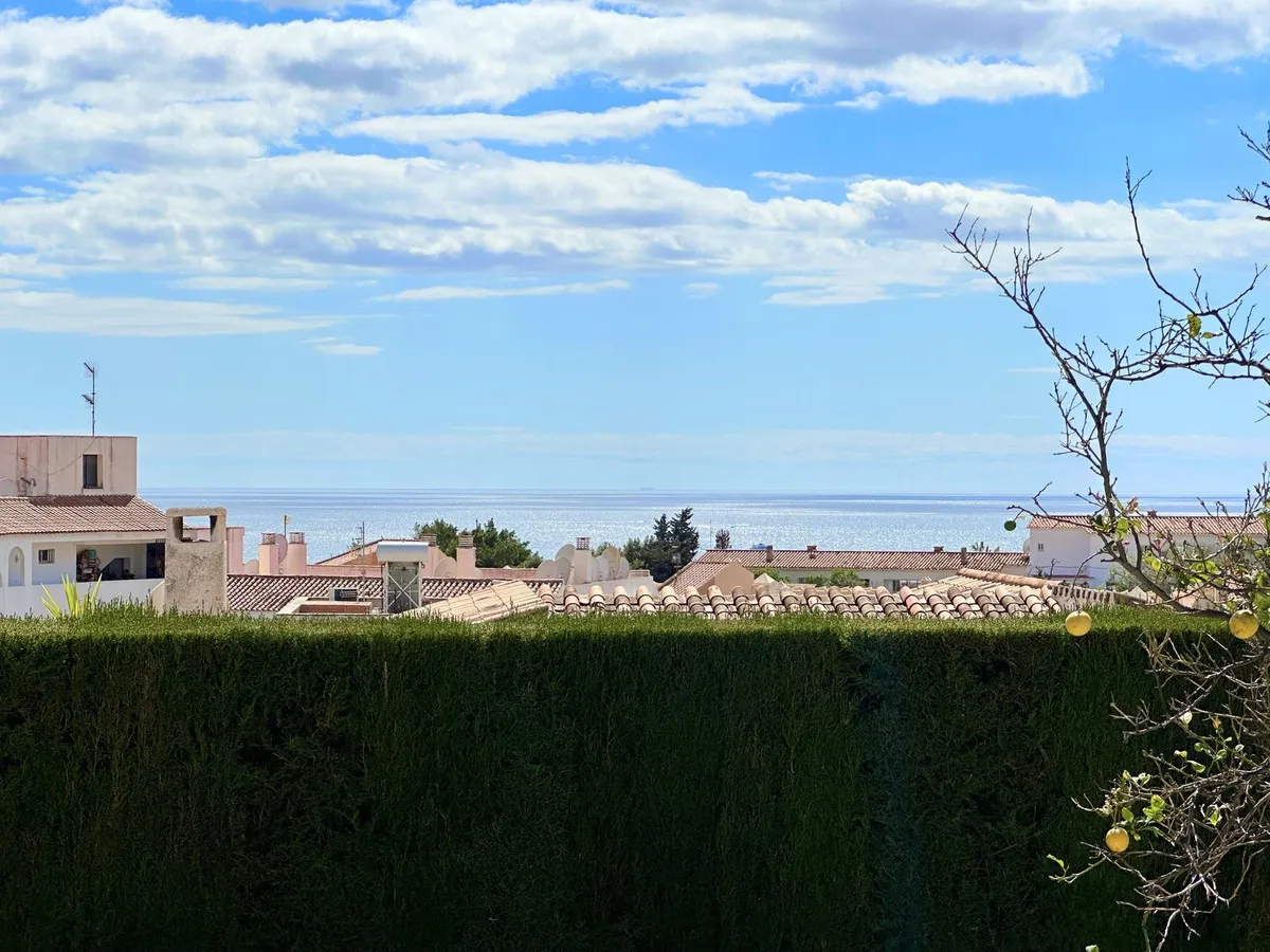 f940b5ef-803f-4aae-a5f0-75000cf076e2