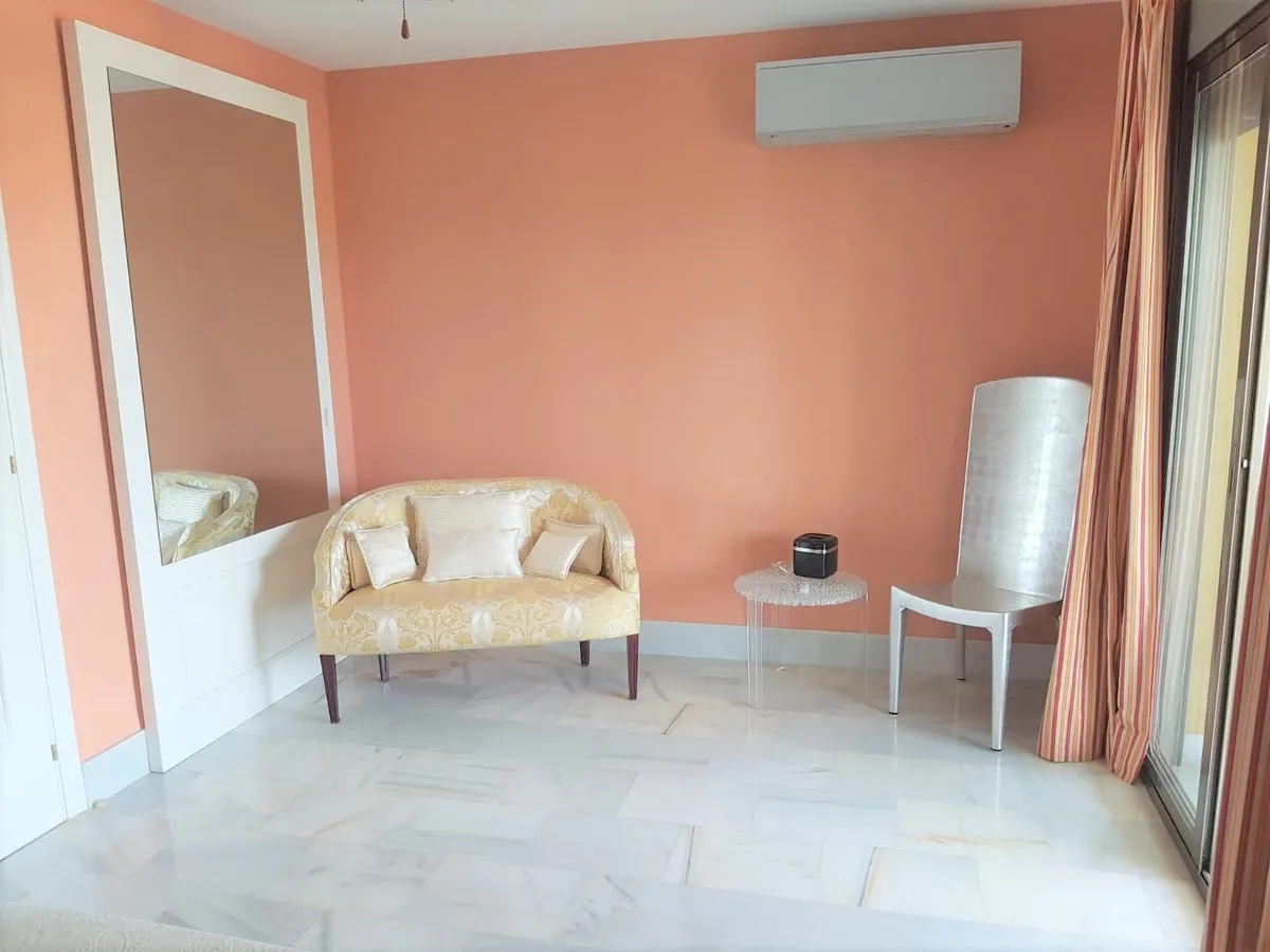 e1ba996f-32b9-40e2-988c-bf2e7f5b0379