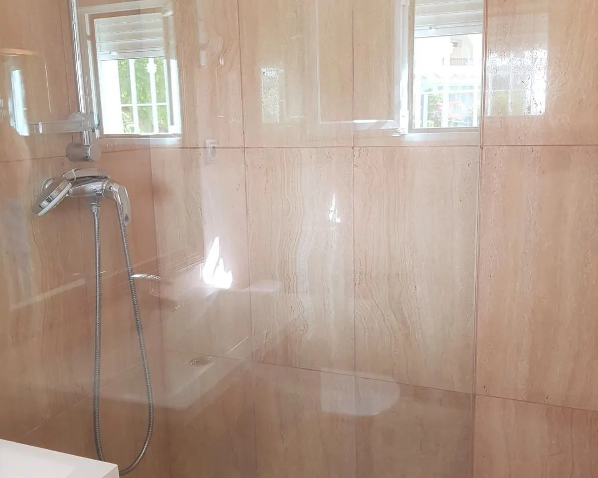 f5f455b1-aefd-4fe9-8fde-c768f78be4bb