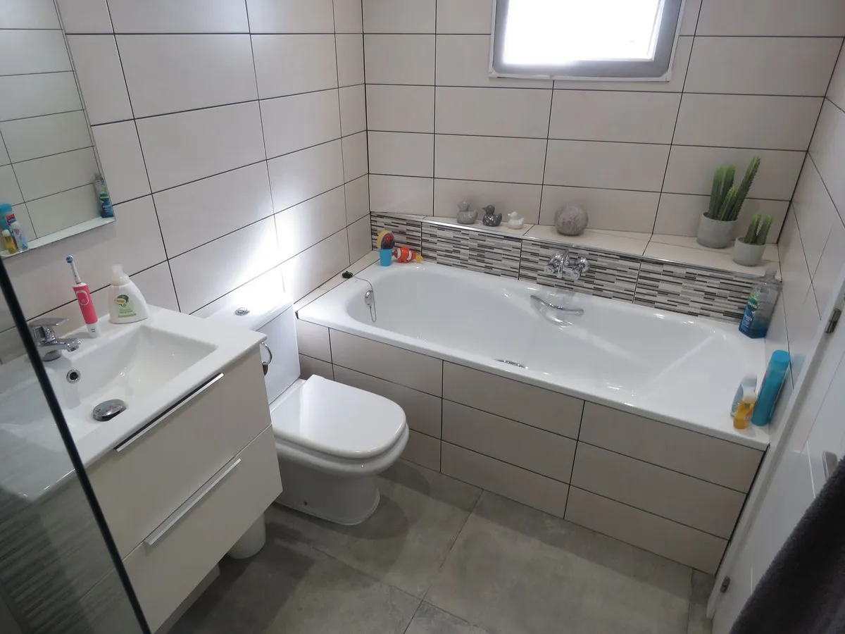 c0976c44-fe10-4d7a-80bb-8b9bf0aa1037